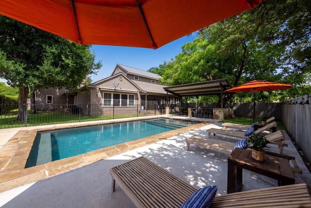 Property Photo:  306 Acorn St  TX 78624 
