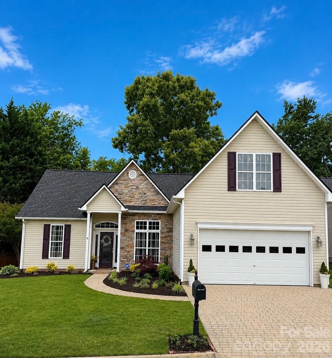 Property Photo:  136 Cottage Ridge Road  NC 28732 