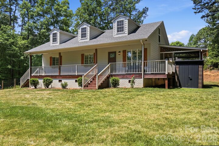 Property Photo: 3673 Dockside Lane NC 28673