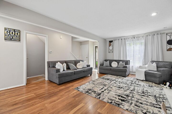 Property Photo: 6199 Stornoway S Drive OH 43213