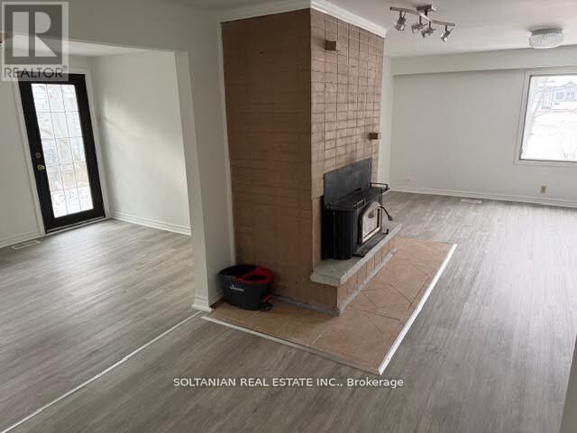 Property Photo:  207 Bayview Avenue  ON L4P 2T3 