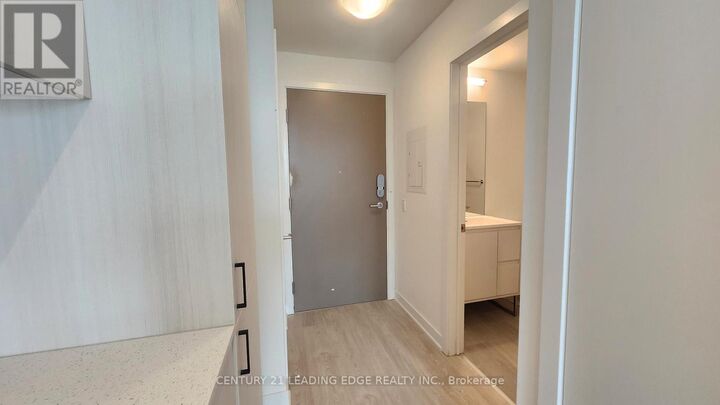 Property Photo:  5 Quarrington Lane 2808  ON M3C 1H7 