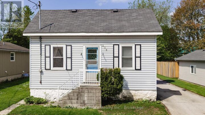 Property Photo:  236 2nd Avenue South  ON N0G 1L0 