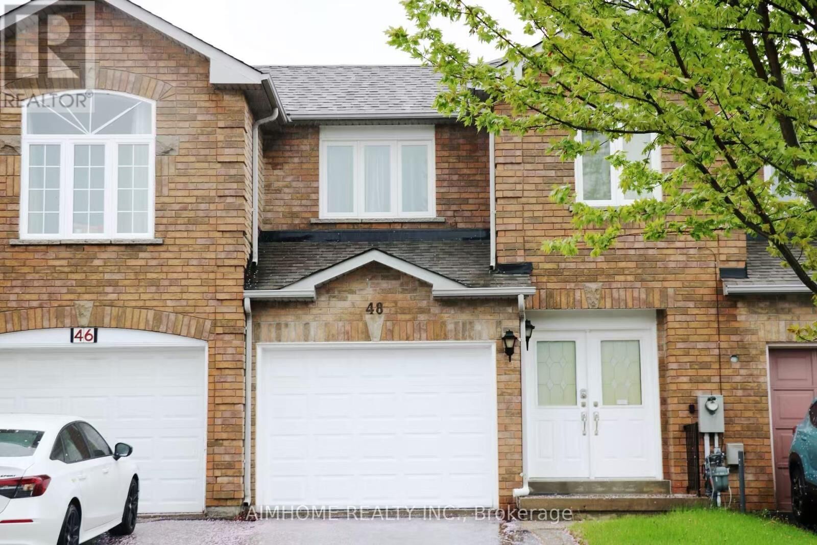 Property Photo: 48 Bridlepath Street ON L4S 1V6