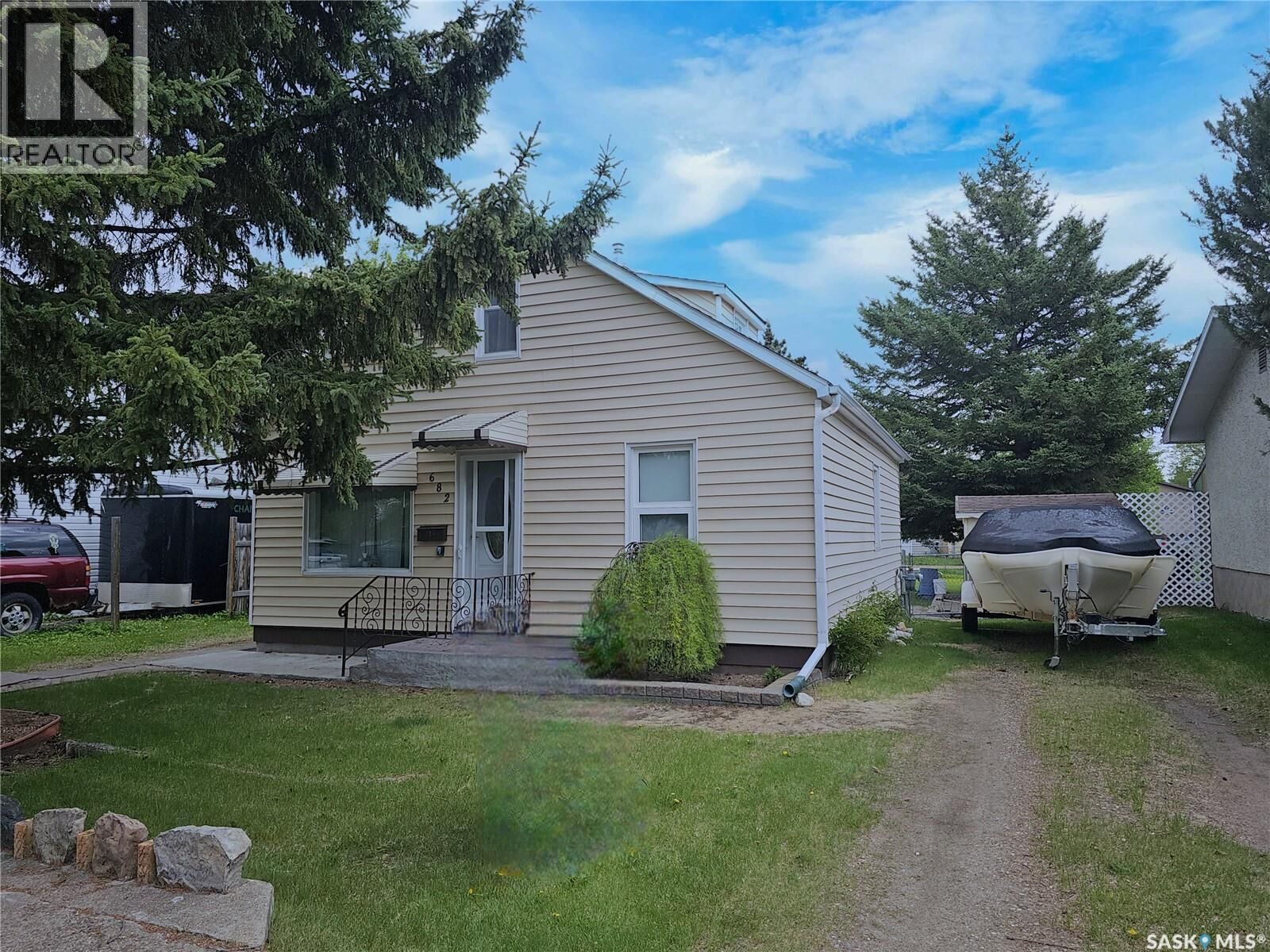 Property Photo:  682 101st Street  SK S9A 0Y8 