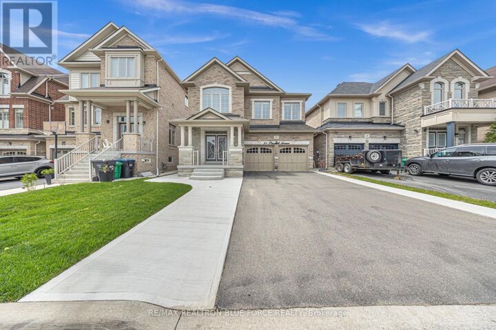 Property Photo:  38 Pinedale Avenue  ON L7C 3Z6 