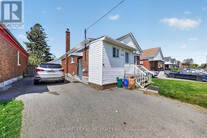Property Photo:  226 Wilson Road South  ON L1H 6C3 