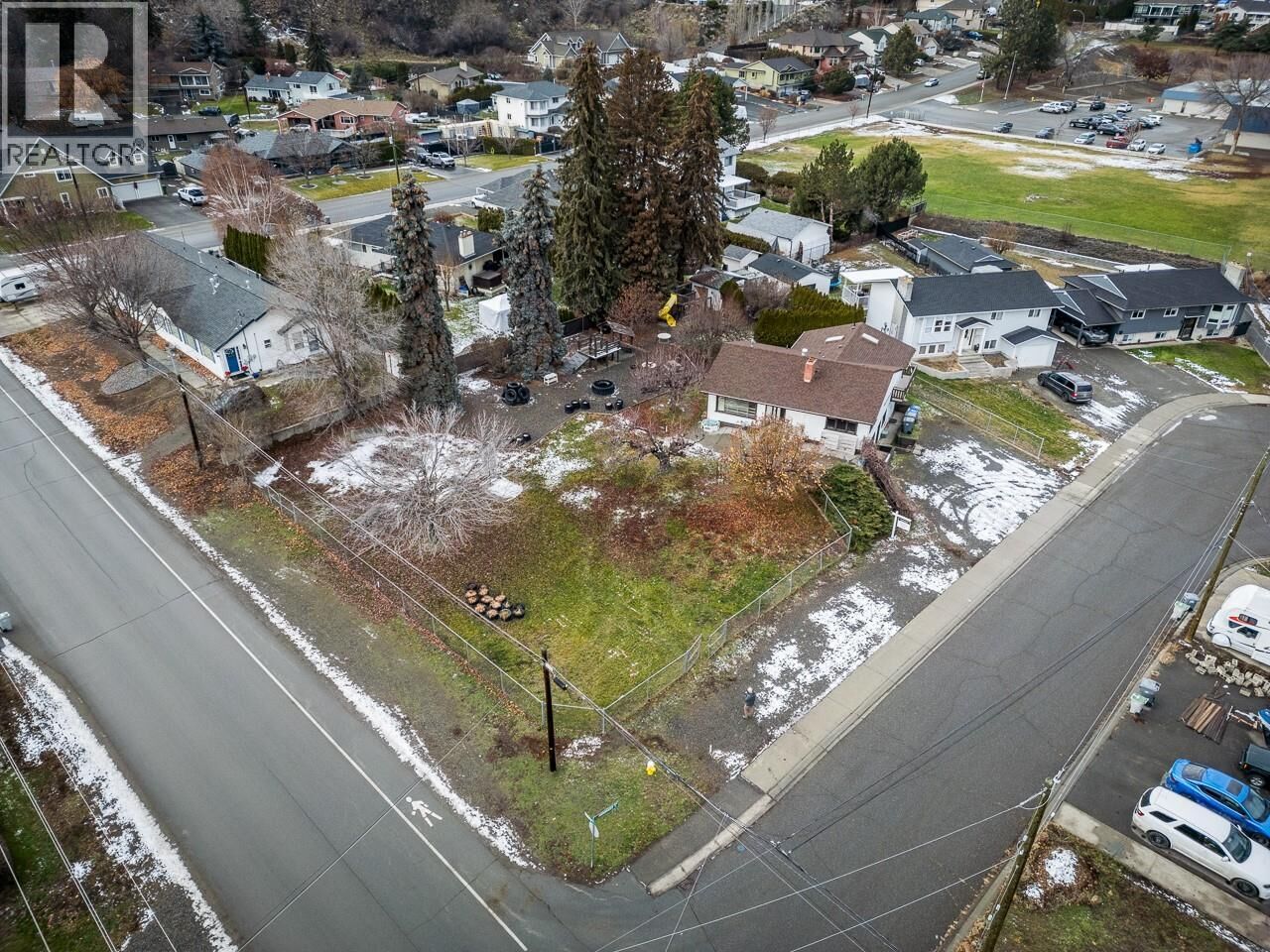 Property Photo:  3202 Hargraves Place  BC V2B 8H3 