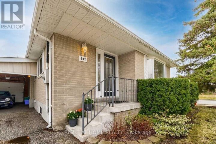 Property Photo: 107 Cherrywood Drive ON L3Y 2X6