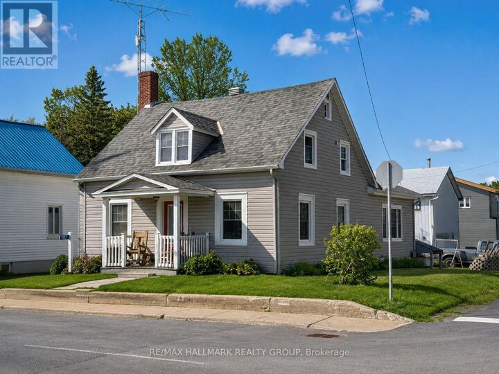 Property Photo: 1127 Labrosse Road East ON K0B 1P0