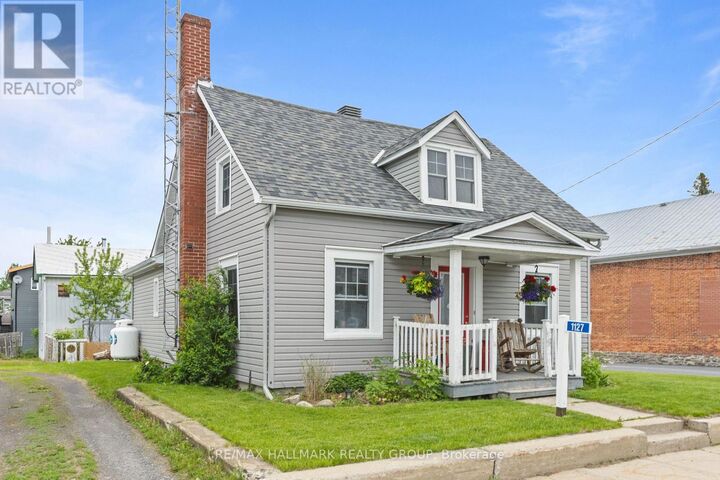 Property Photo: 1127 Labrosse Road East ON K0B 1P0