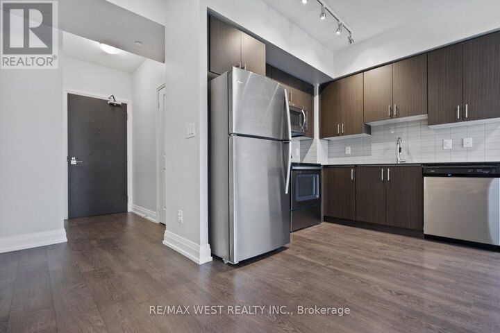 Property Photo: 3600 Highway 7 Road 1504 ON L4L 0G7