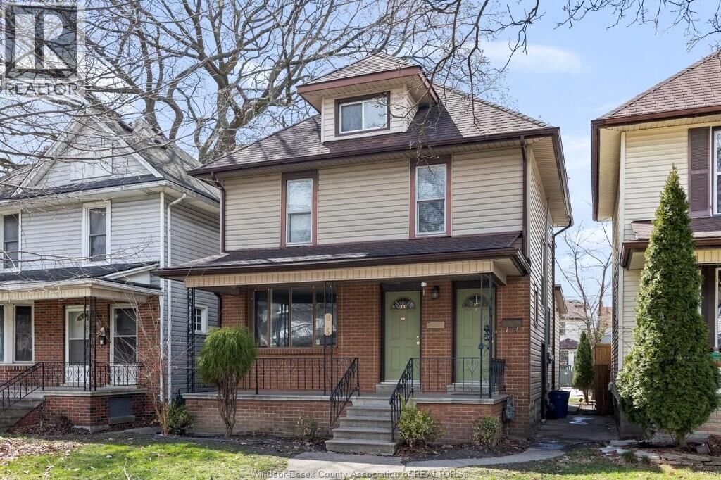 Property Photo:  835 Moy Avenue Upper  ON N9A 2N7 