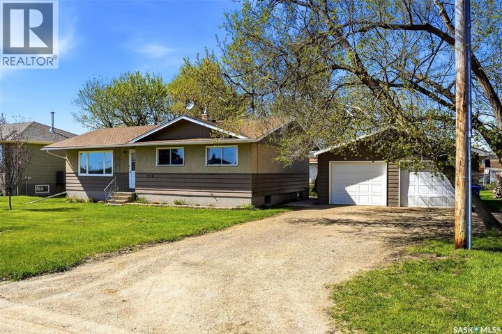 Property Photo:  125 Brownlee Avenue  SK S0G 3E0 