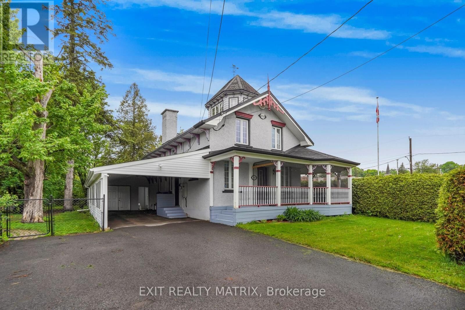 Property Photo:  160 Nelson Street East  ON K6A 1L8 