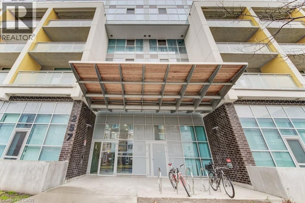 Property Photo:  257 Hemlock Street 606  ON N2L 3R4 