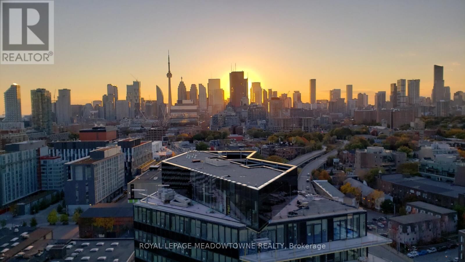 Property Photo: 170 Bayview Avenue 1902 ON M5A 0M4