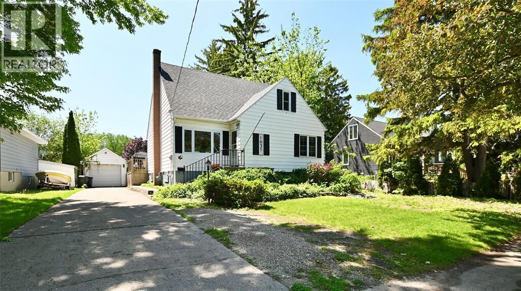 Property Photo:  1031 Willa Drive  ON N7S 1S8 