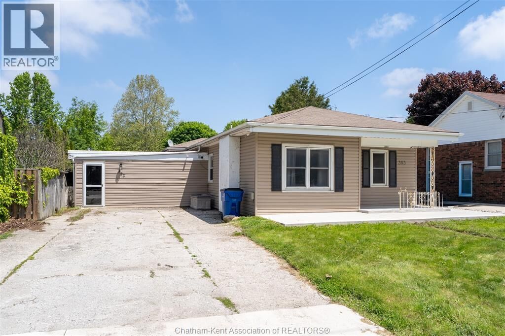 Property Photo:  363 Lacroix Street  ON N7M 2W4 