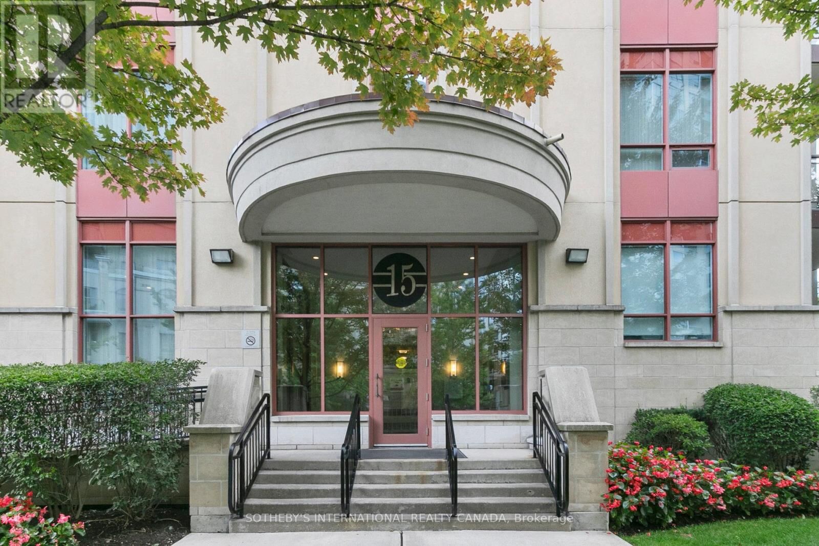 Property Photo:  15 Rean Drive 102  ON M2K 0A7 