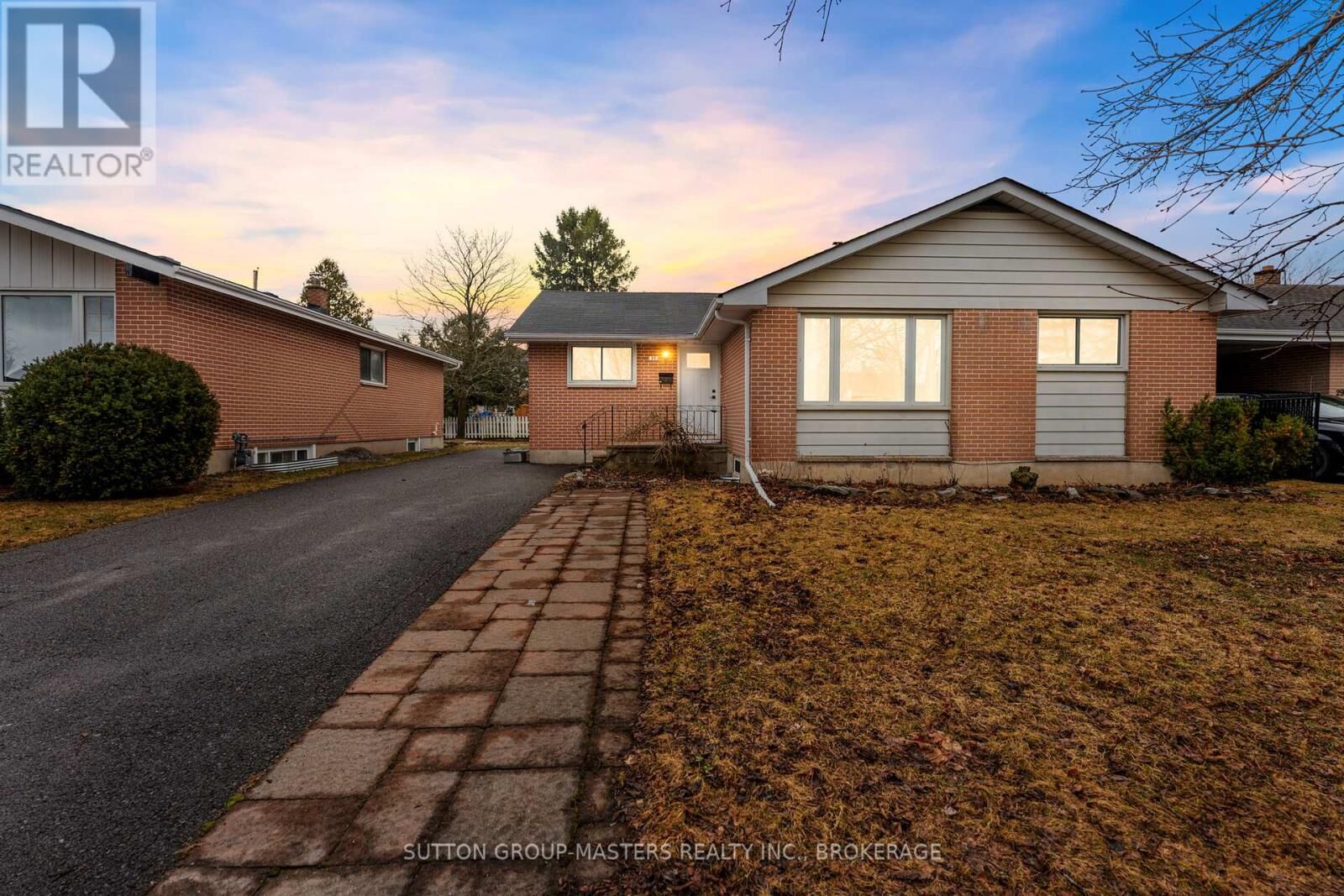 Property Photo:  35 Holland Crescent  ON K7M 2V7 