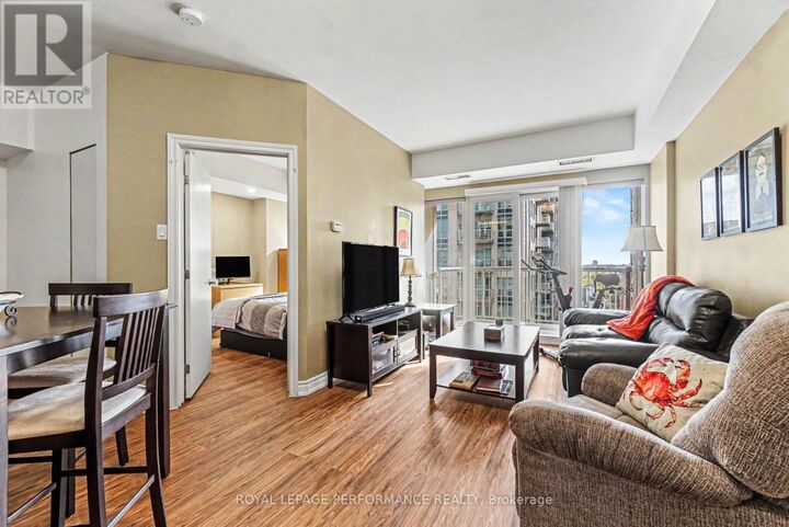 Property Photo:  234 Rideau Street 2205  ON K1N 0A9 