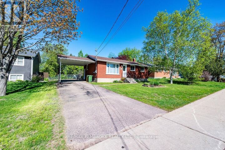 Property Photo:  36 Selkirk Street  ON K8H 1P2 