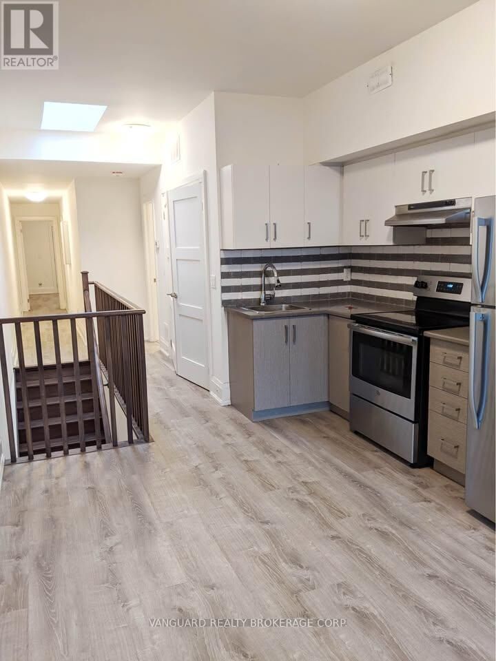 Property Photo: 984 Dovercourt Road 3rd Floor ON M6H 2X5
