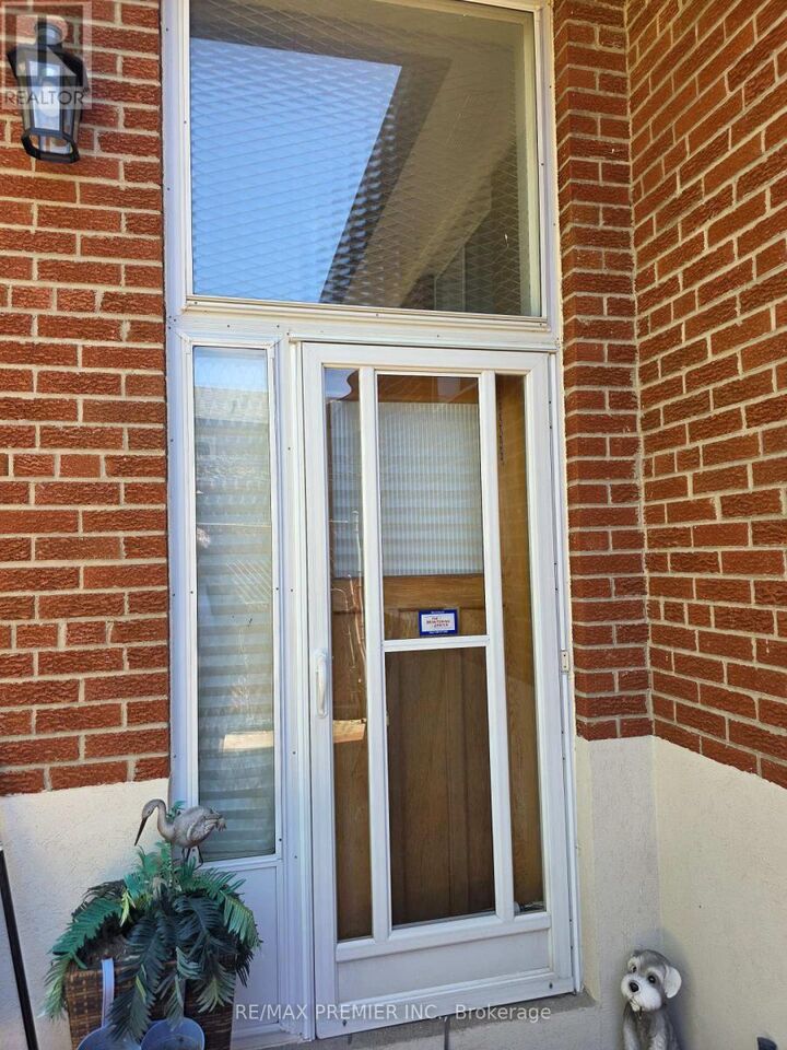 Property Photo: 86 Harris Crescent Bsmt ON L4L 1R9