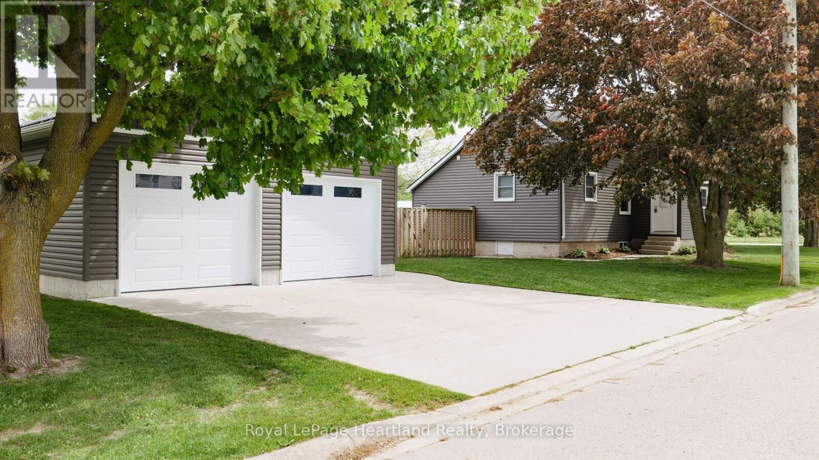 Property Photo:  88 Chalk Street South  ON N0K 1W0 