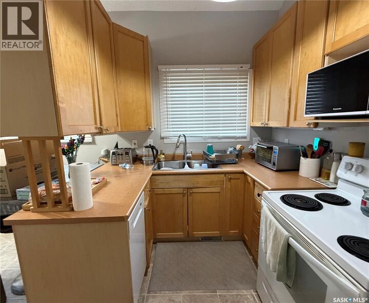 Property Photo:  49 331 Pendygrasse Road  SK S7M 4R3 