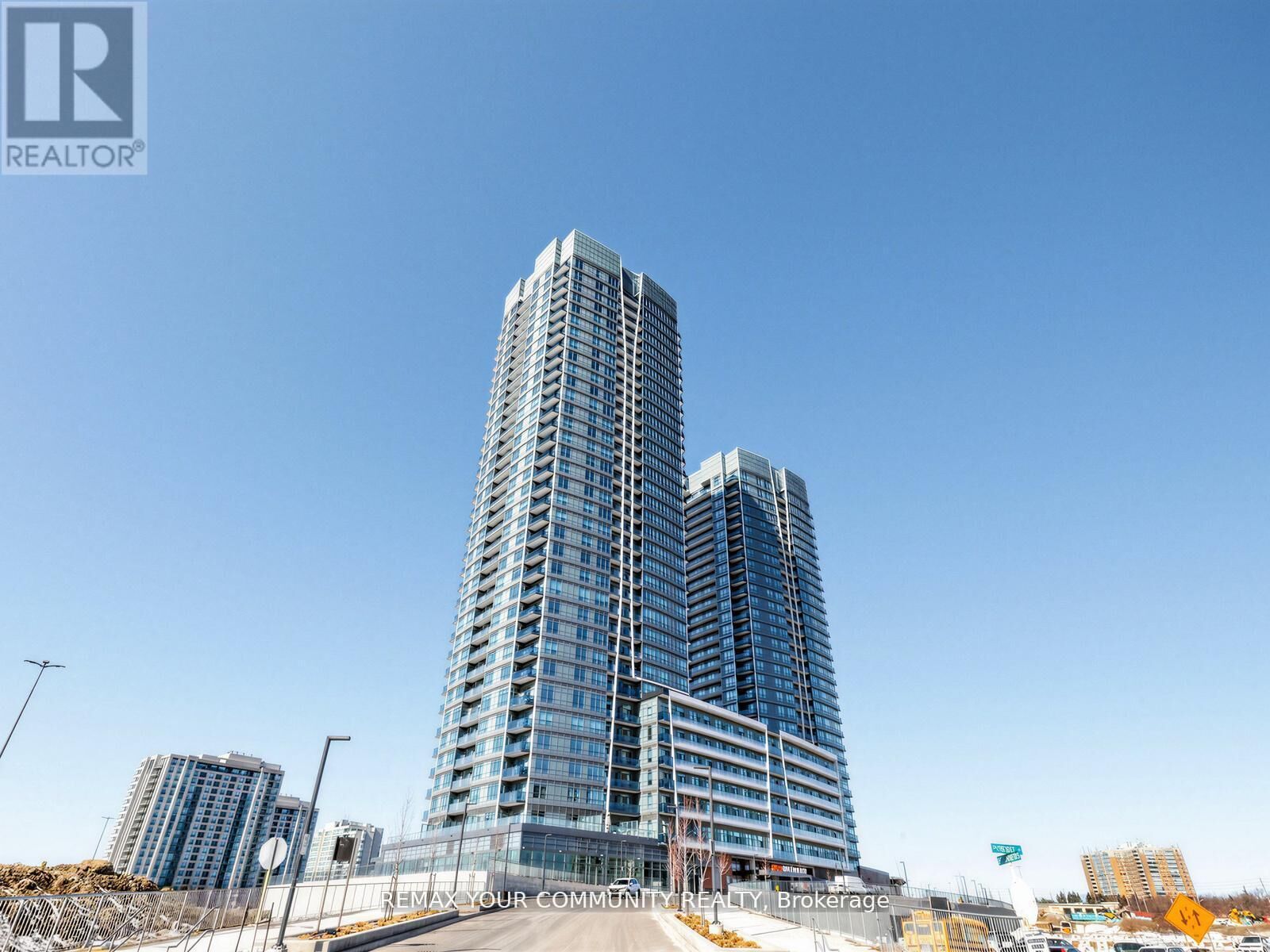 Property Photo:  30 Upper Mall Way 1510  ON L4J 4P8 