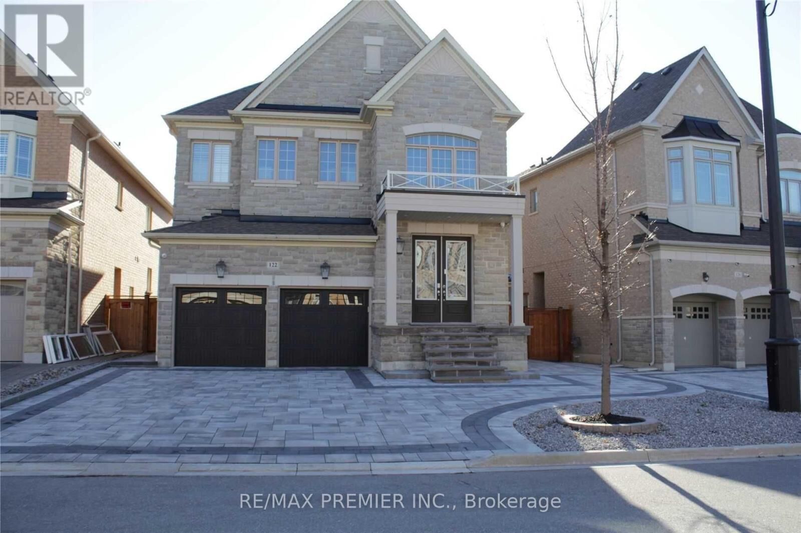 Property Photo:  122 Garyscholl Road Bsmt  ON L4H 3R7 