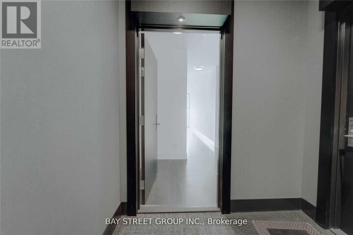 Property Photo:  403 Church Street 4201  ON M4Y 2C2 