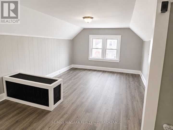 Property Photo:  23 Avenue Place 3  ON L3B 4B2 