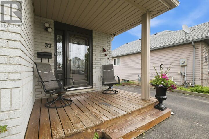 Property Photo:  37 Anastasia Crescent  ON N3P 2A9 