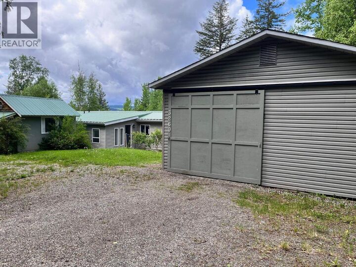 Property Photo: 3260 Boesem Road BC V2J 6C8