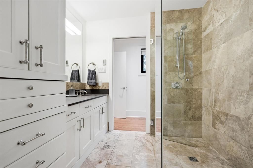 Photo de la propriété: 200 Victoria Crescent MB R2M 1X4