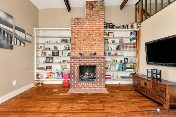 Property Photo: 2819 E Broad Street VA 23223