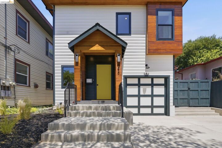 Property Photo:  546 61st St  CA 94609 