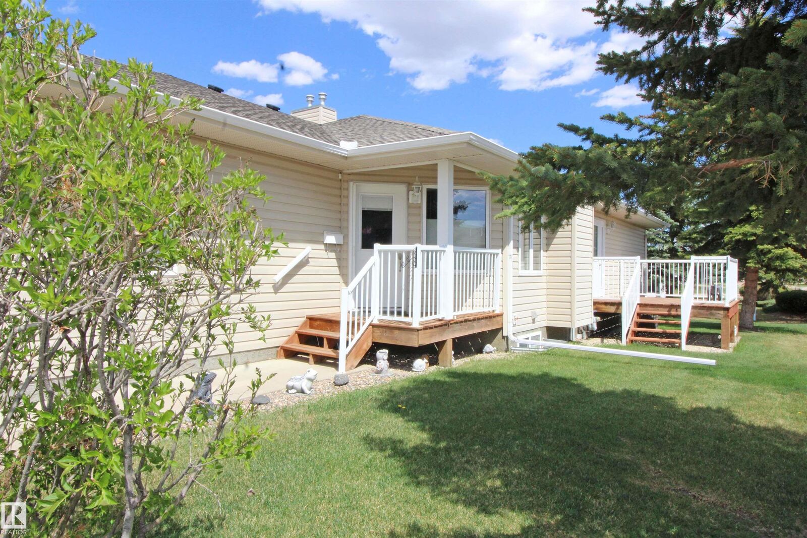 Property Photo:  7001 Northview Drive 334  AB T9A 0H1 
