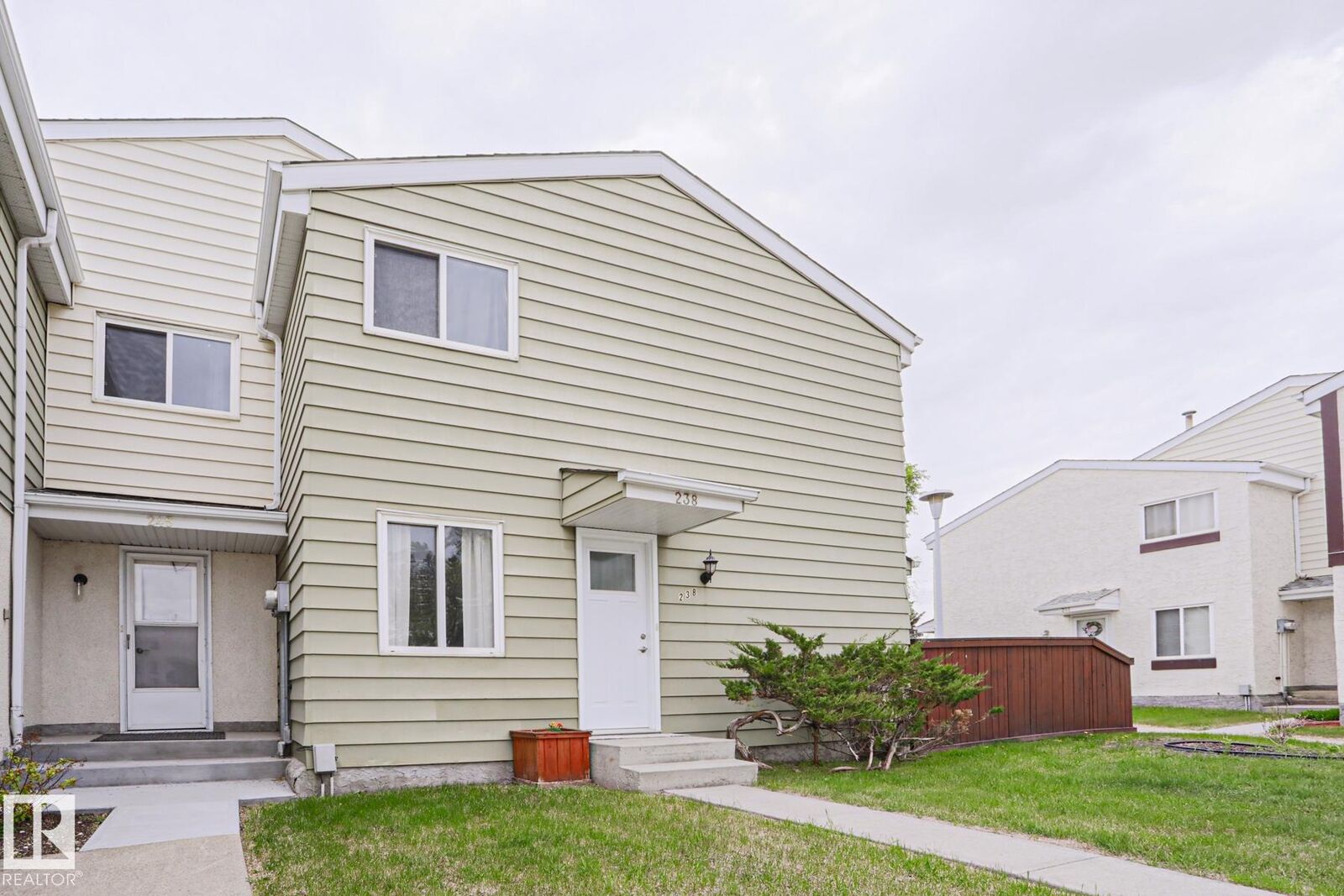 Property Photo:  238 Primrose Gardens Gardens NW  AB T5T 0R1 