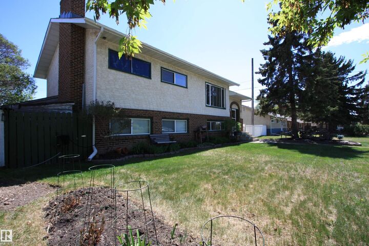 Property Photo:  13315 136 Street NW  AB T5L 1Z8 