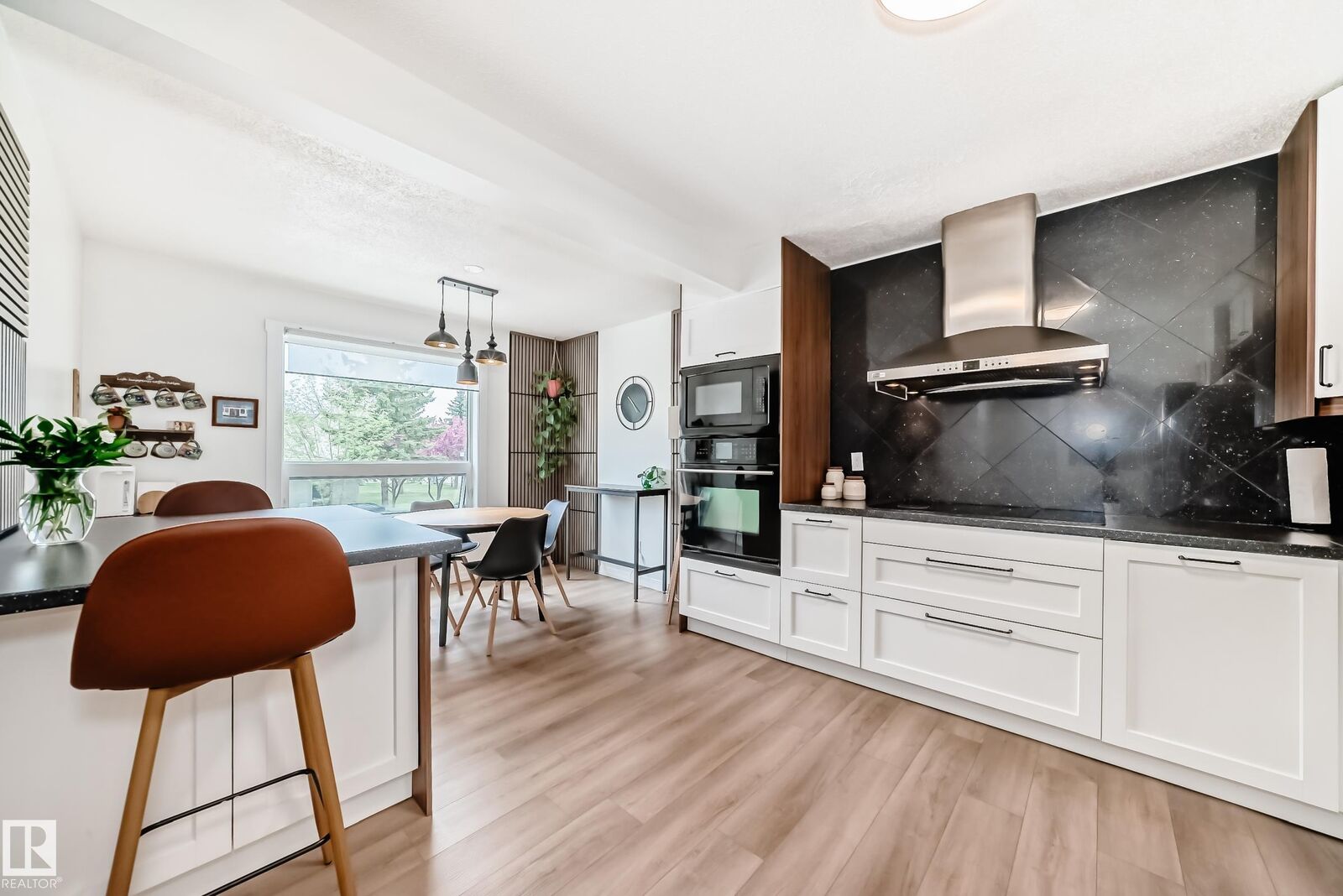 Property Photo: 9520 174 Street NW 18 AB T5T 5Z3
