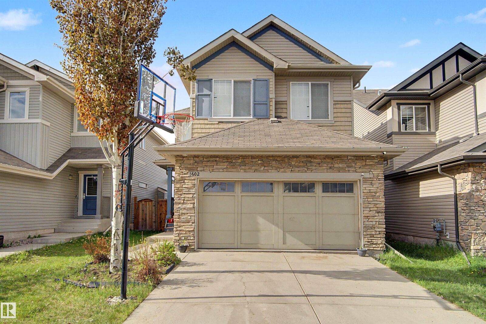 Property Photo:  1602 Chapman Way SW  AB T6W 0Z2 