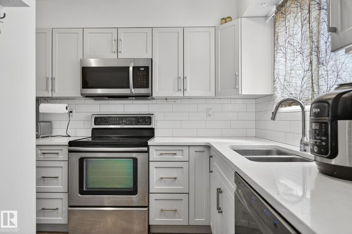 Property Photo:  7604 29 Avenue NW 53  AB T6K 3Z2 