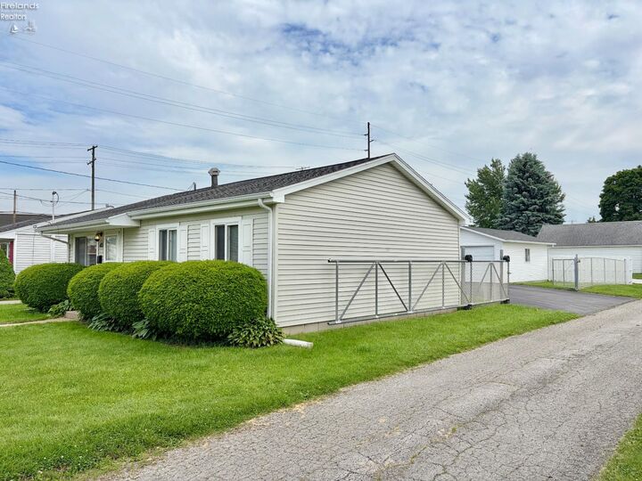 Property Photo:  420 Moore Avenue  OH 44811 