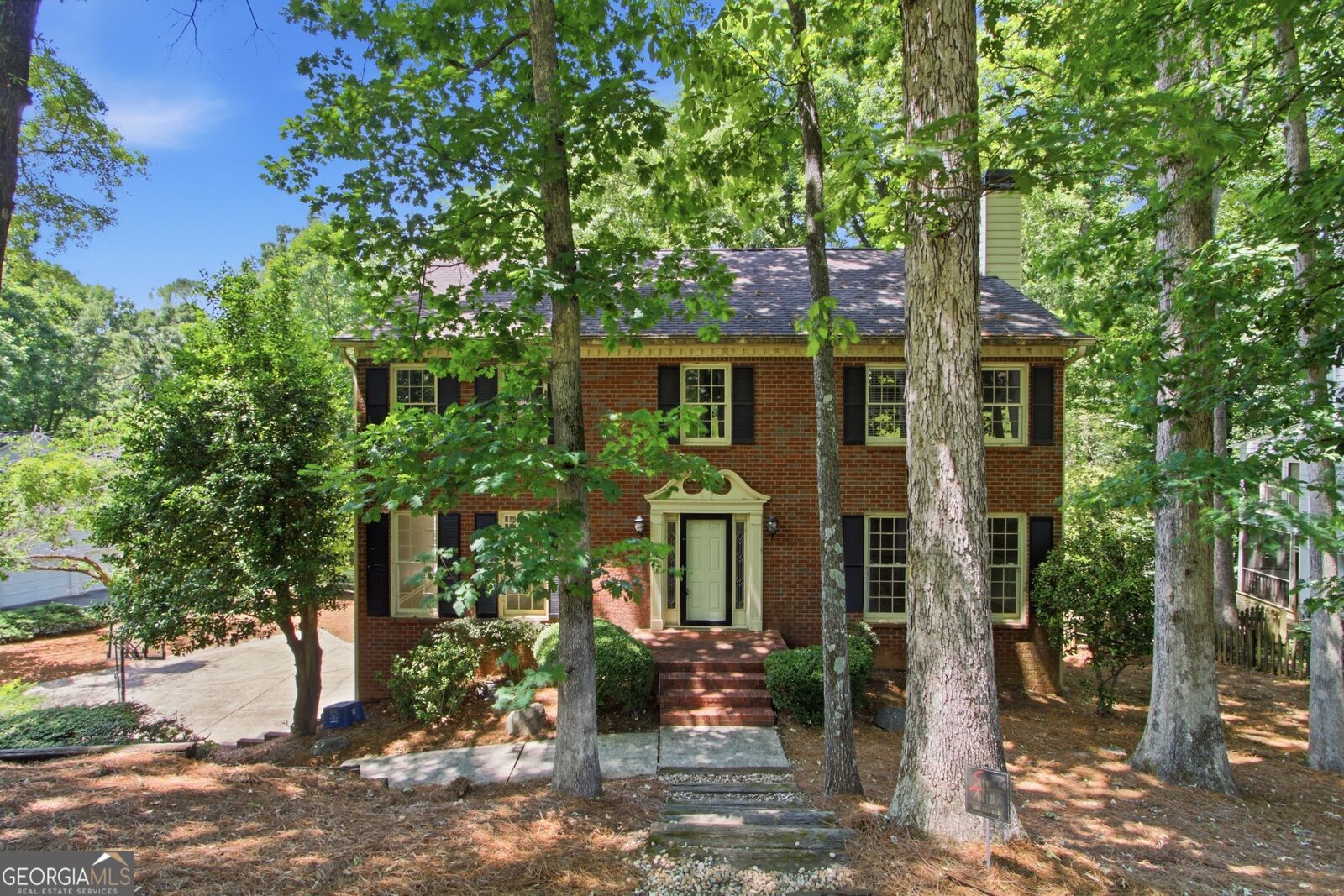 Property Photo:  4003 Oakview Court  GA 30005 