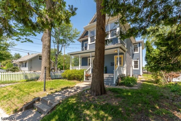 Property Photo:  30 Rockview Ter  NJ 07060 