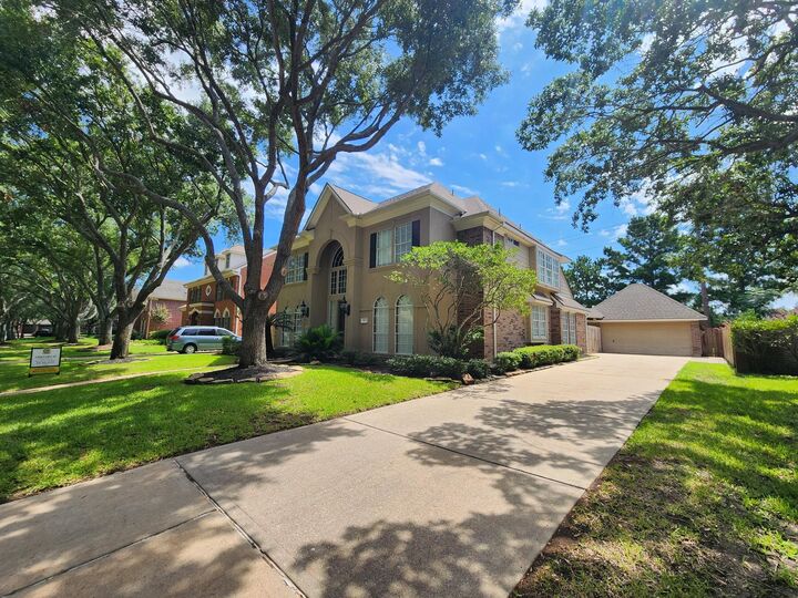 Property Photo:  819 Old Valley Way  TX 77094 